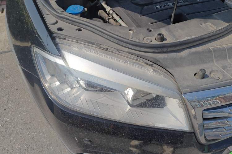 Used Haval H6 2015 Sport Edition 1.5T Automatic Two-Wheel Drive Luxury Model Right Front Headlight