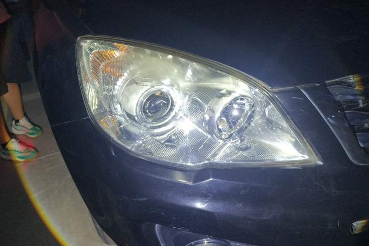 Used Haval H6 2015 Upgraded Model 1.5T Manual Two-Wheel Drive Elite Version Right Front Headlight