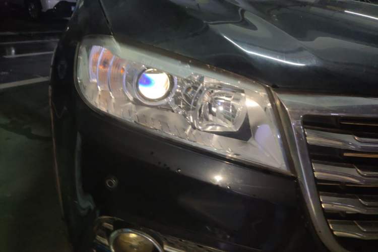 Used Haval H6 2015 Revised Version Sport Edition 1.5T Manual Transmission Two-Wheel Drive Elite Grade Right Front Headlight