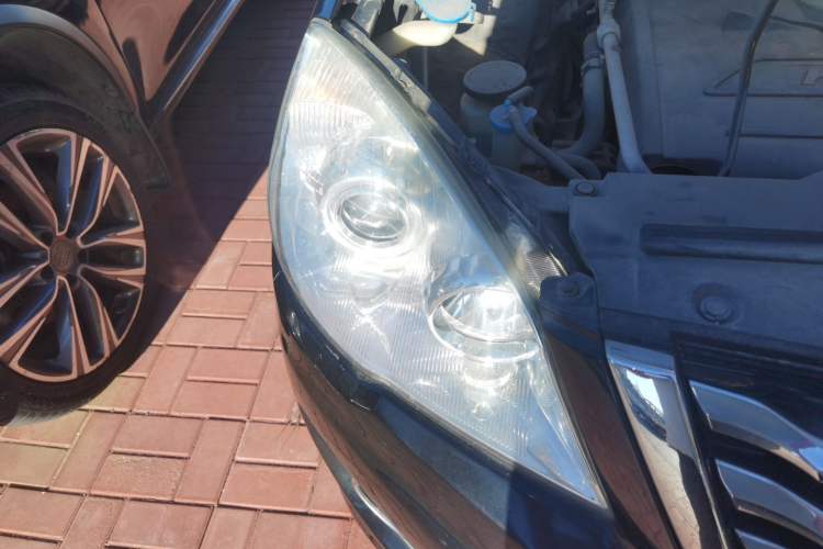 Used Haval H6 2015 Upgraded Model 1.5T Manual Two-Wheel Drive Elite Version Right Front Headlight