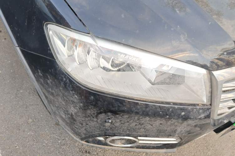 Used Haval H6 2015 Sport Edition 1.5T Automatic Two-Wheel Drive Luxury Model Right Front Headlight