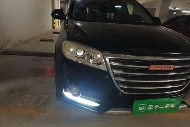 Used Haval H6 2015 Sport Edition 1.5T Automatic Two-Wheel Drive Luxury Model Right Front Headlight