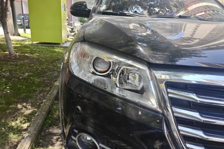 Used Haval H6 2015 Sport Edition 1.5T Automatic Two-Wheel Drive Luxury Model Right Front Headlight