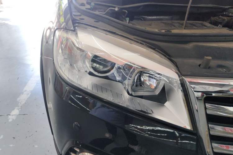 Used Haval H6 2015 Sport Edition 1.5T Automatic Two-Wheel Drive Luxury Model Right Front Headlight