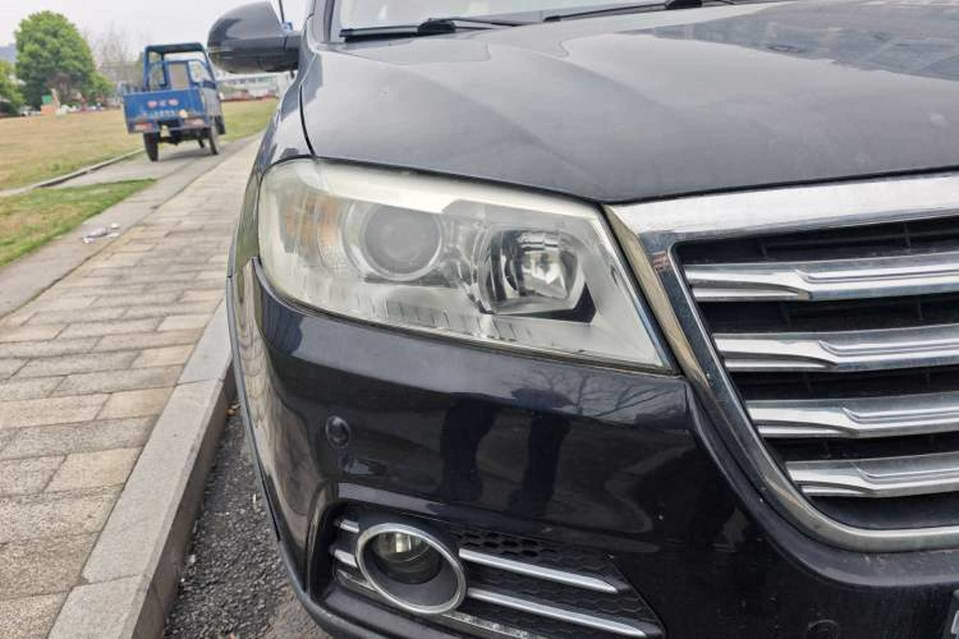 Used Haval H6 2015 Revised Version Sport Edition 1.5T Manual Transmission Two-Wheel Drive Elite Grade Right Front Headlight