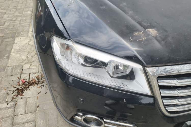 Used Haval H6 2015 Revised Version Sport Edition 1.5T Manual Transmission Two-Wheel Drive Elite Grade Right Front Headlight