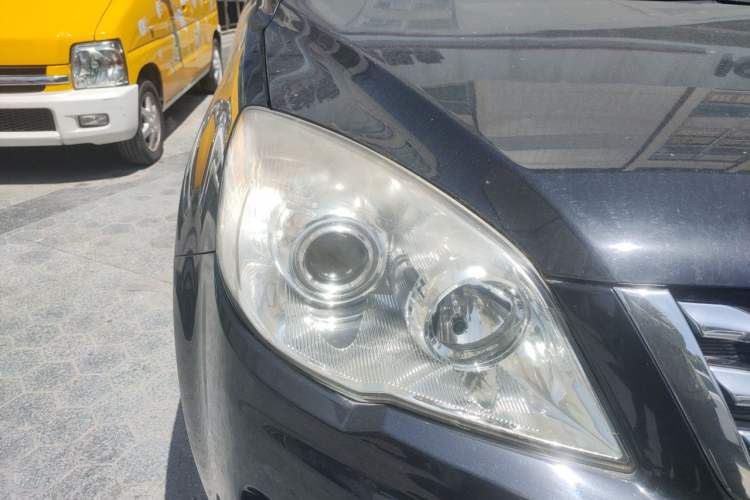 Used Haval H6 2015 Upgraded Model 1.5T Manual Two-Wheel Drive Elite Version Right Front Headlight