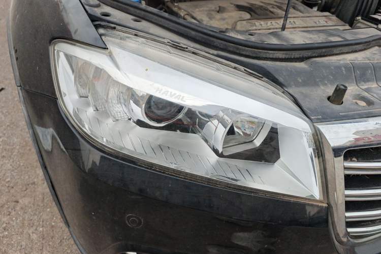 Used Haval H6 2015 Sport Edition 1.5T Manual Two-Wheel Drive Elite Model Right Front Headlight