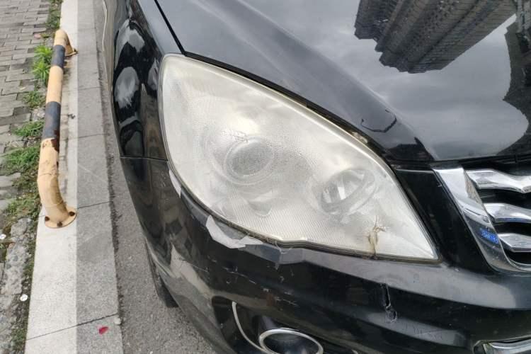 Used Haval H6 2015 Upgraded Model 1.5T Manual Two-Wheel Drive Elite Version Right Front Headlight