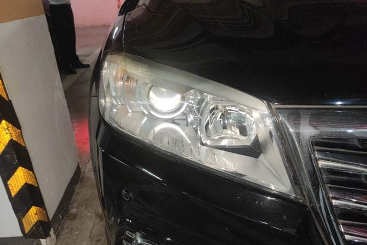 Used Haval H6 2015 Sport Edition 1.5T Automatic Two-Wheel Drive Luxury Model Right Front Headlight