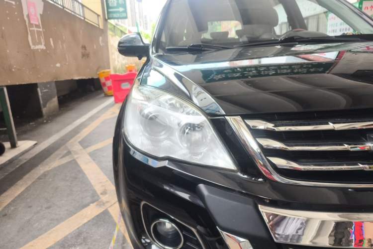 Used Haval H6 2015 Upgraded Model 1.5T Manual Two-Wheel Drive Elite Version Right Front Headlight