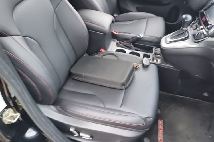 Used Haval H6 2015 Sport Edition 1.5T Automatic Two-Wheel Drive Luxury Model Right Front Seat
