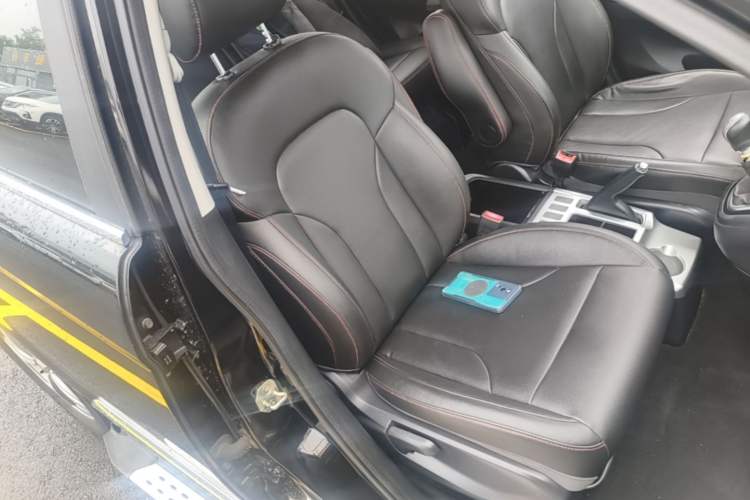 Used Haval H6 2015 Upgraded Model 1.5T Manual Two-Wheel Drive Elite Version Right Front Seat