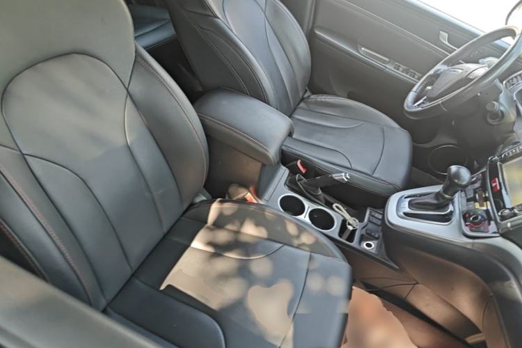 Used Haval H6 2015 Sport Edition 1.5T Automatic Two-Wheel Drive Luxury Model Right Front Seat