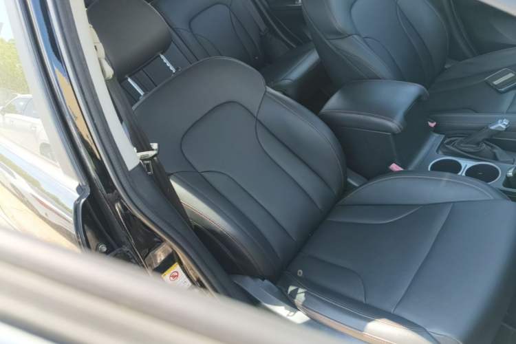 Used Haval H6 2015 Sport Edition 1.5T Automatic Two-Wheel Drive Luxury Model Right Front Seat