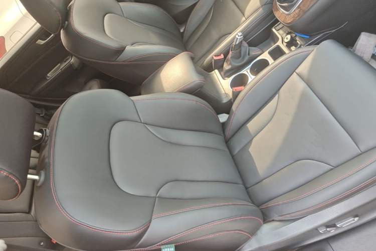 Used Haval H6 2015 Revised Version Sport Edition 1.5T Manual Transmission Two-Wheel Drive Elite Grade Right Front Seat