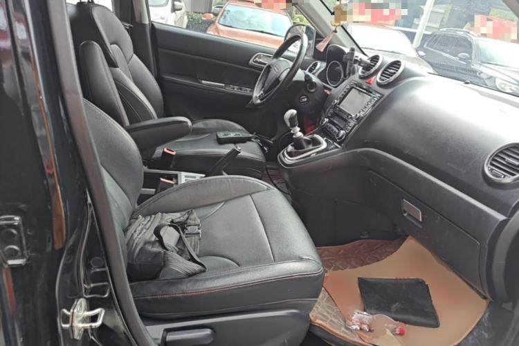 Used Haval H6 2015 Upgraded Model 1.5T Manual Two-Wheel Drive Elite Version Right Front Seat