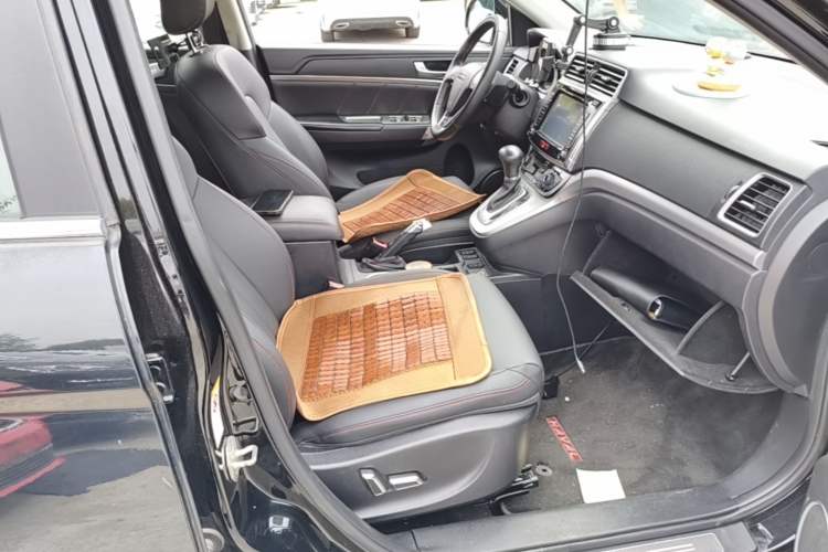 Used Haval H6 2015 Sport Edition 1.5T Automatic Two-Wheel Drive Luxury Model Right Front Seat