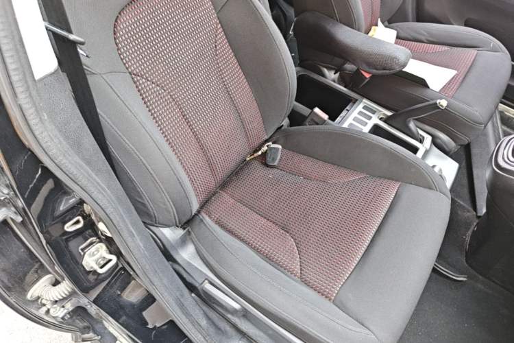 Used Haval H6 2015 Upgraded Model 1.5T Manual Two-Wheel Drive Urban Version Right Front Seat