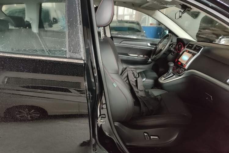 Used Haval H6 2015 Sport Edition 1.5T Automatic Two-Wheel Drive Luxury Model Right Front Seat