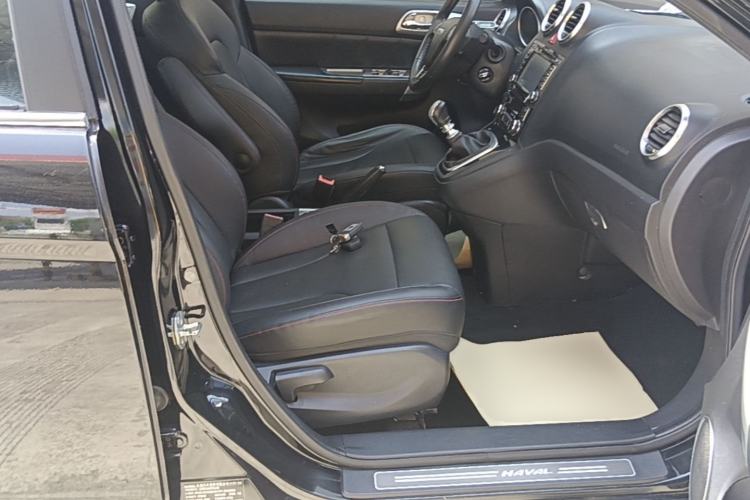 Used Haval H6 2015 Upgraded Model 1.5T Manual Two-Wheel Drive Elite Version Right Front Seat