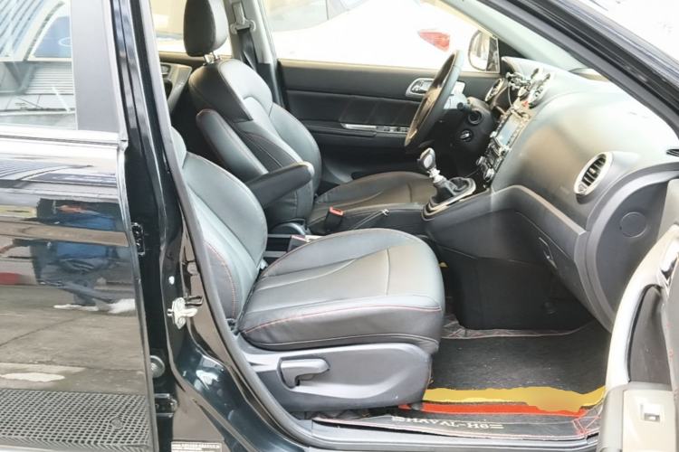 Used Haval H6 2015 Upgraded Model 1.5T Manual Two-Wheel Drive Elite Version Right Front Seat