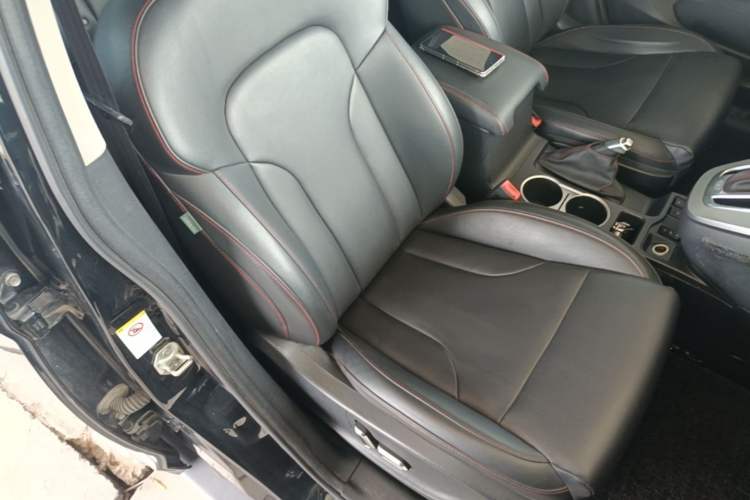 Used Haval H6 2015 Sport Edition 1.5T Automatic Two-Wheel Drive Luxury Model Right Front Seat