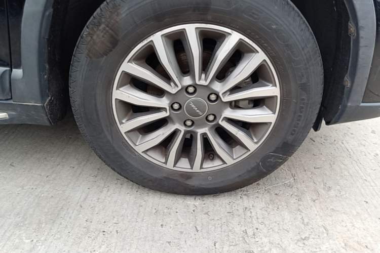 Used Haval H6 2015 Sport Edition 1.5T Automatic Two-Wheel Drive Luxury Model Right Front Wheel Hub