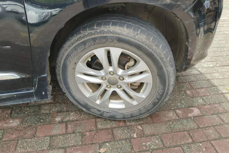 Used Haval H6 2015 Upgraded Model 1.5T Manual Two-Wheel Drive Elite Version Right Front Wheel Hub