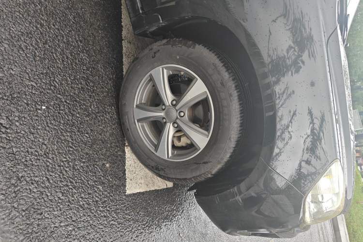 Used Haval H6 2015 Upgraded Model 1.5T Manual Two-Wheel Drive Elite Version Right Front Wheel Hub