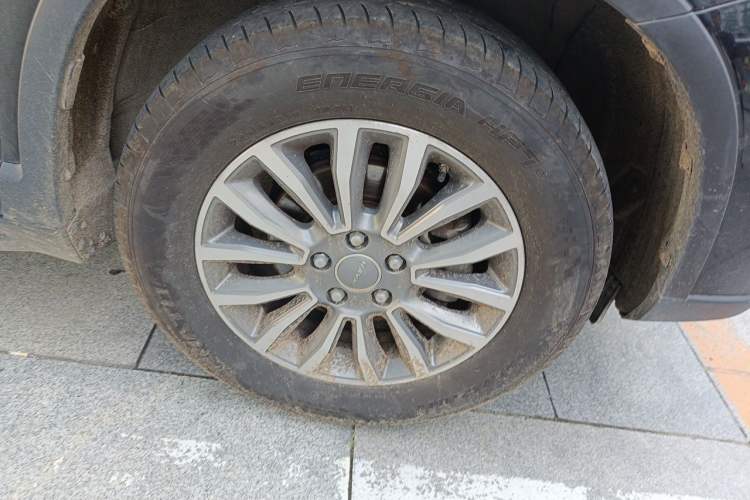 Used Haval H6 2015 Sport Edition 1.5T Automatic Two-Wheel Drive Luxury Model Right Front Wheel Hub