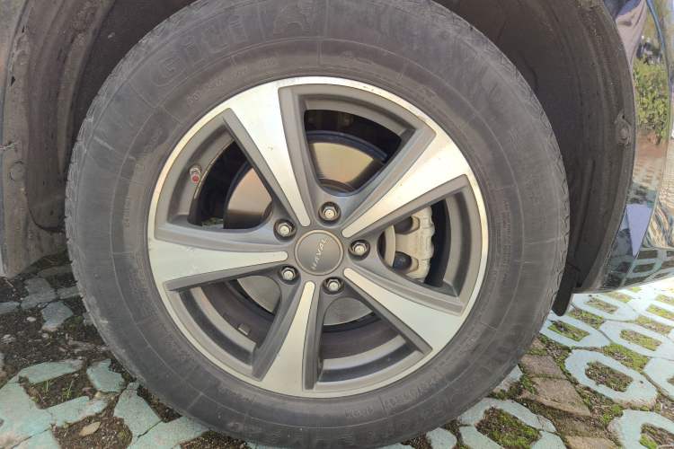 Used Haval H6 2015 Upgraded Model 1.5T Manual Two-Wheel Drive Elite Version Right Front Wheel Hub