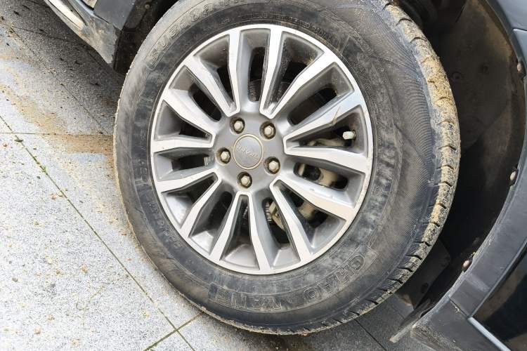 Used Haval H6 2015 Sport Edition 1.5T Automatic Two-Wheel Drive Luxury Model Right Front Wheel Hub