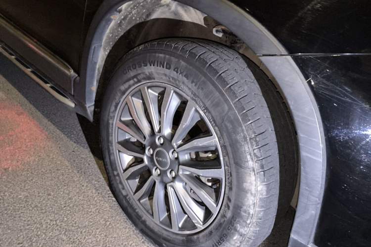 Used Haval H6 2015 Sport Edition 1.5T Automatic Two-Wheel Drive Luxury Model Right Front Wheel Hub