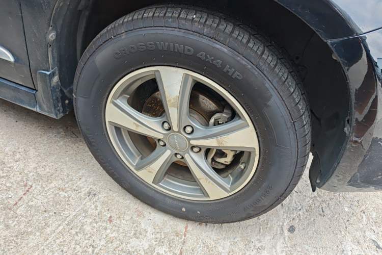 Used Haval H6 2015 Upgraded Model 1.5T Manual Two-Wheel Drive Elite Version Right Front Wheel Hub