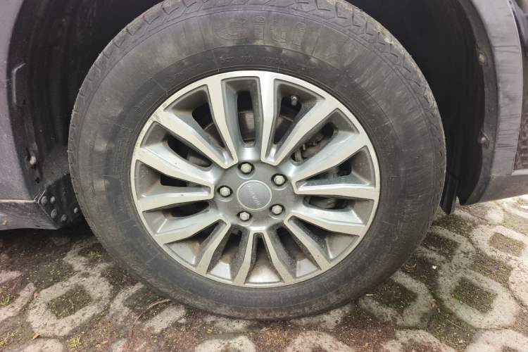 Used Haval H6 2015 Sport Edition 1.5T Automatic Two-Wheel Drive Luxury Model Right Front Wheel Hub