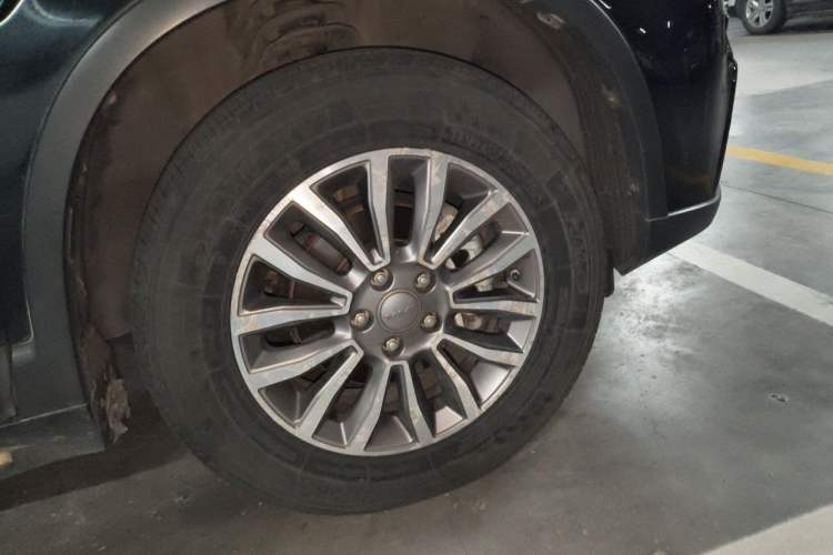 Used Haval H6 2015 Sport Edition 1.5T Automatic Two-Wheel Drive Luxury Model Right Front Wheel Hub