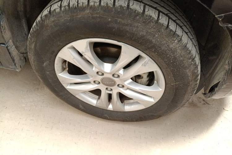 Used Haval H6 2015 Upgraded Model 1.5T Manual Two-Wheel Drive Elite Version Right Front Wheel Hub