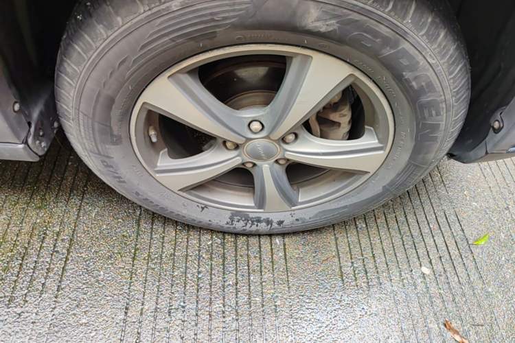 Used Haval H6 2015 Sport Edition 1.5T Manual Two-Wheel Drive Elite Model Right Front Wheel Hub