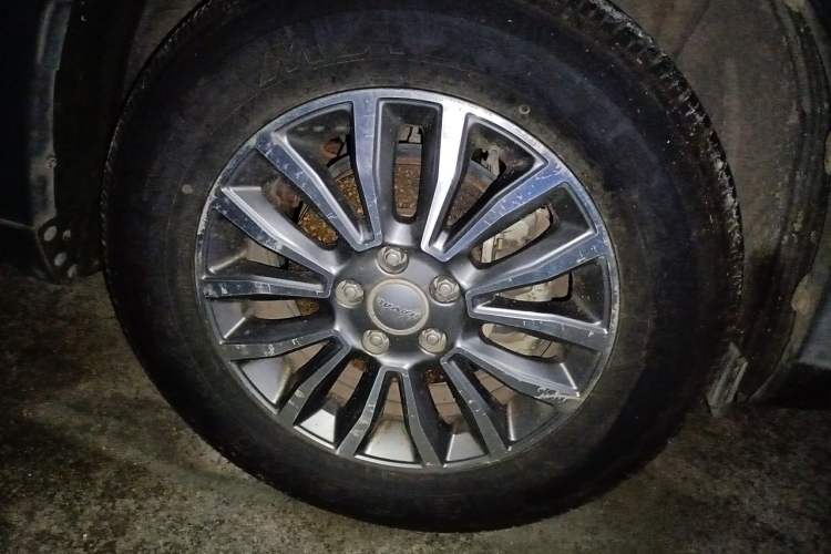 Used Haval H6 2015 Sport Edition 1.5T Automatic Two-Wheel Drive Luxury Model Right Front Wheel Hub