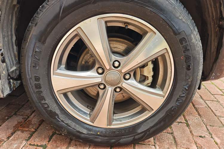 Used Haval H6 2015 Upgraded Model 1.5T Manual Two-Wheel Drive Elite Version Right Front Wheel Hub