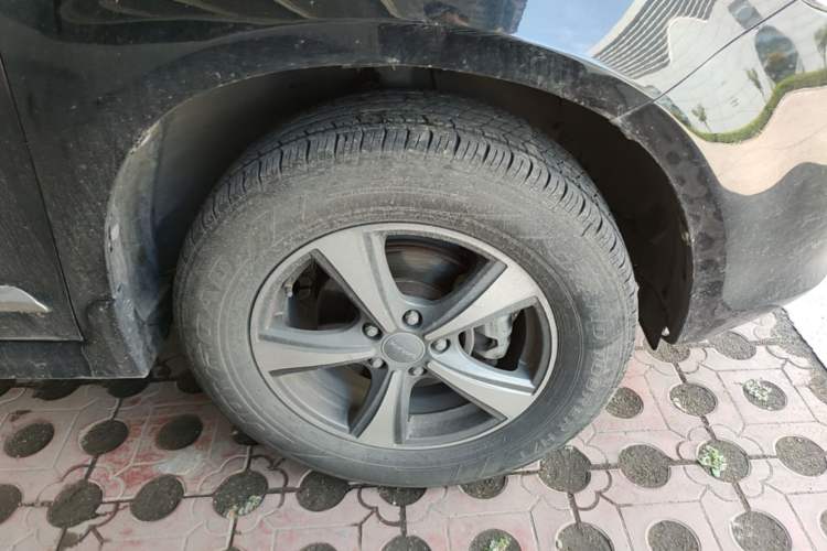 Used Haval H6 2015 Upgraded Model 1.5T Manual Two-Wheel Drive Elite Version Right Front Wheel Hub