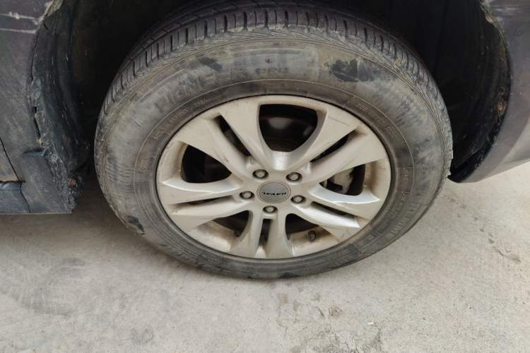 Used Haval H6 2015 Upgraded Model 1.5T Manual Two-Wheel Drive Elite Version Right Front Wheel Hub