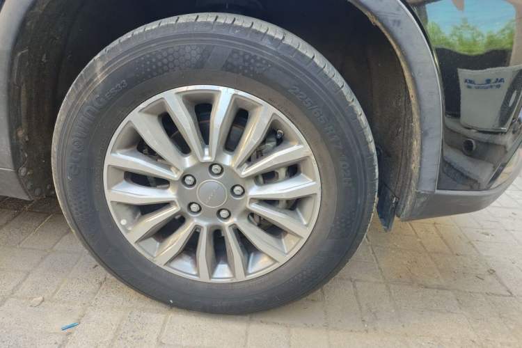 Used Haval H6 2015 Sport Edition 1.5T Automatic Two-Wheel Drive Luxury Model Right Front Wheel Hub