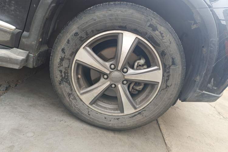 Used Haval H6 2015 Sport Edition 1.5T Manual Two-Wheel Drive Elite Model Right Front Wheel Hub