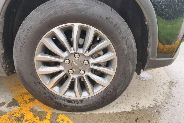 Used Haval H6 2015 Sport Edition 1.5T Automatic Two-Wheel Drive Luxury Model Right Front Wheel Hub