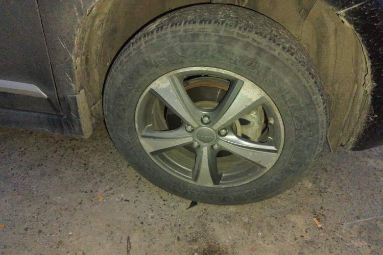 Used Haval H6 2015 Upgraded Model 1.5T Manual 4x4 Elite Version Right Front Wheel Hub