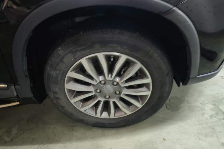Used Haval H6 2015 Sport Edition 1.5T Automatic Two-Wheel Drive Luxury Model Right Front Wheel Hub