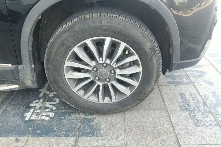Used Haval H6 2015 Sport Edition 1.5T Automatic Two-Wheel Drive Luxury Model Right Front Wheel Hub