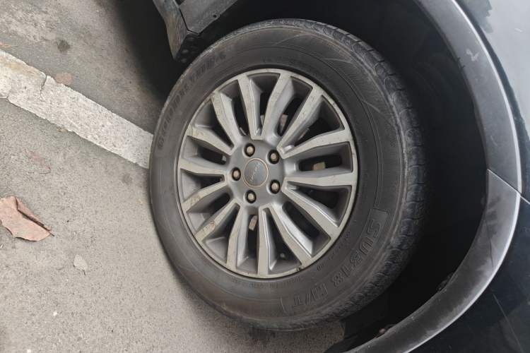 Used Haval H6 2015 Sport Edition 1.5T Automatic Two-Wheel Drive Luxury Model Right Front Wheel Hub